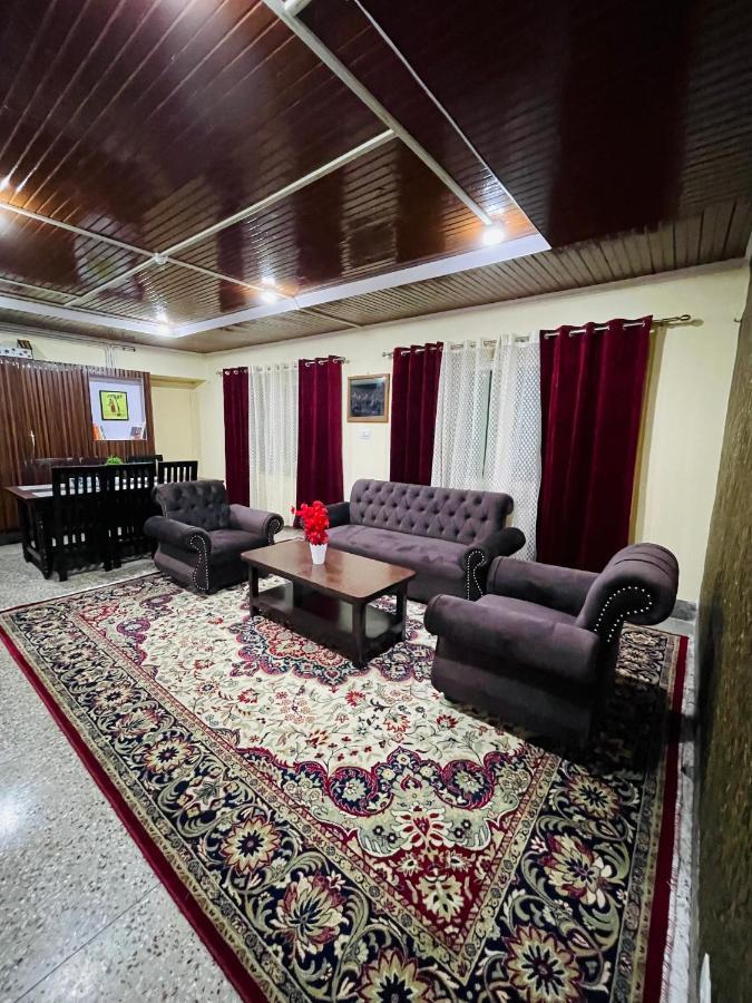 The Khayabaan - Luxurious Home Stay Away From Home Srīnagar Exterior foto
