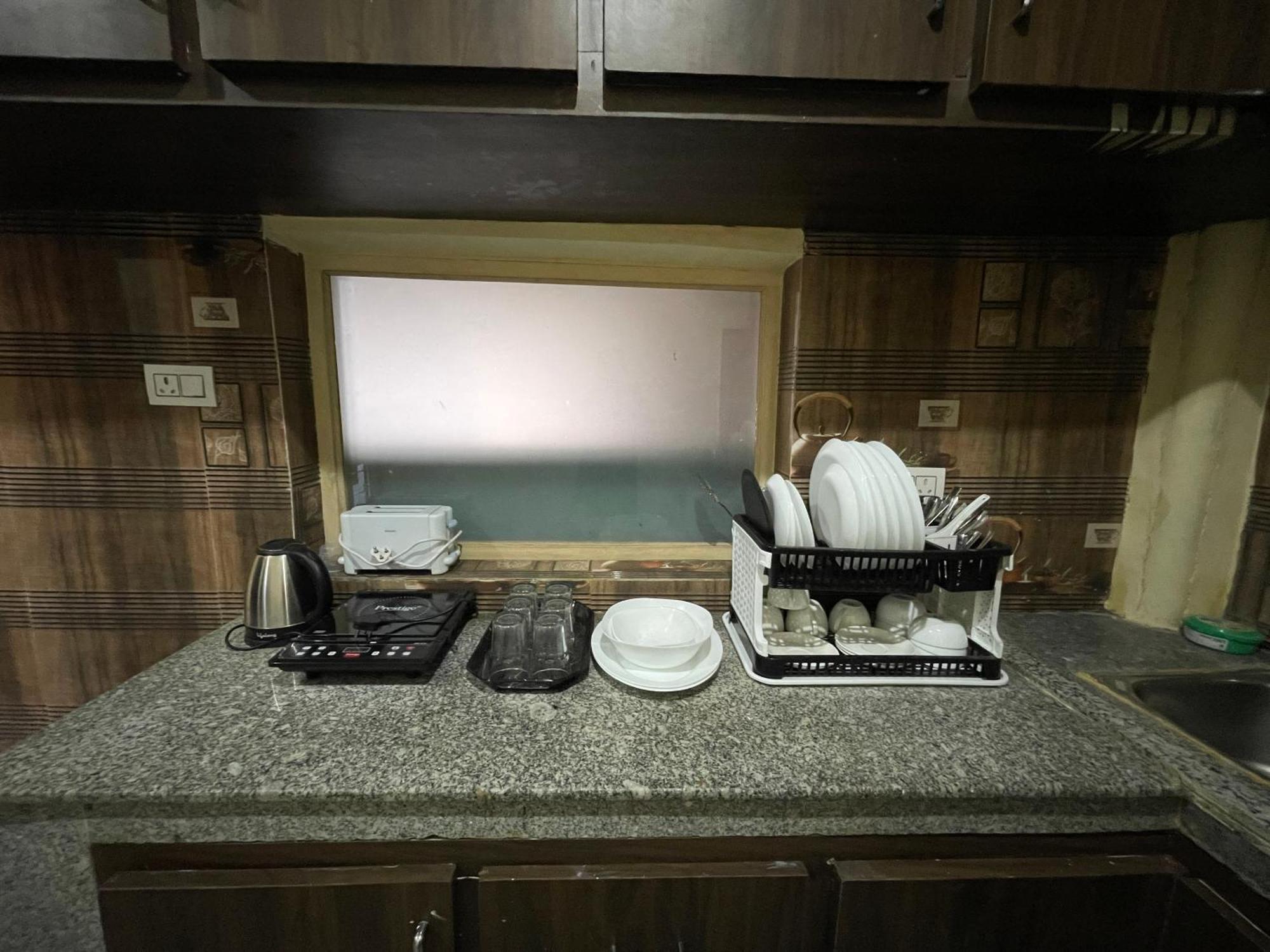 The Khayabaan - Luxurious Home Stay Away From Home Srīnagar Exterior foto